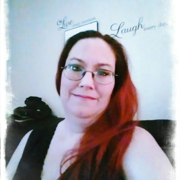 Meet your Posher, Leanna - Picture 1 of 1